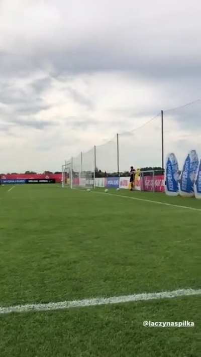 Lewandowski shows off his technique before the Euro.