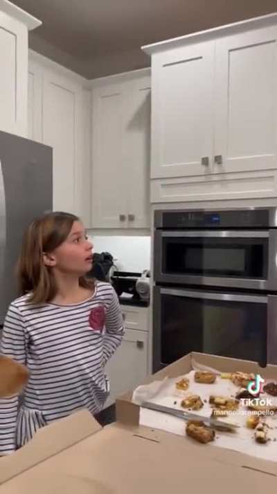 Criança bilíngue misturando as línguas na cabeça