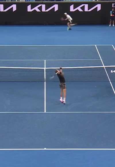 Andy Murray stays on the ball at the Australian Open