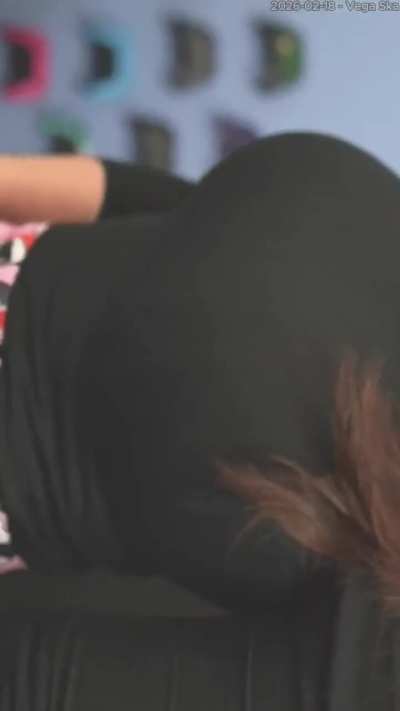 2026-02-18 Trisha Hershberger skirt fitcheck (a closer look)