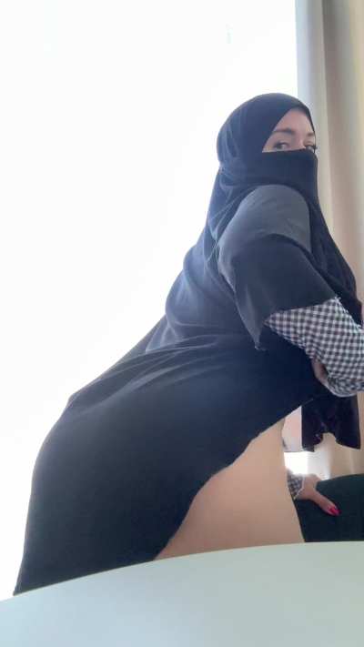Just look at the juicy ass that can be hiding under a hijab, would a white man really let that slip away?