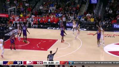 [Highlight] Dejounte finds Trae for the logo 3