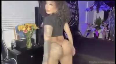 I Seen Her Shake That Ass The Same Way A Thousand Times And Still Act Like Its The First Time I Seen Her Do It