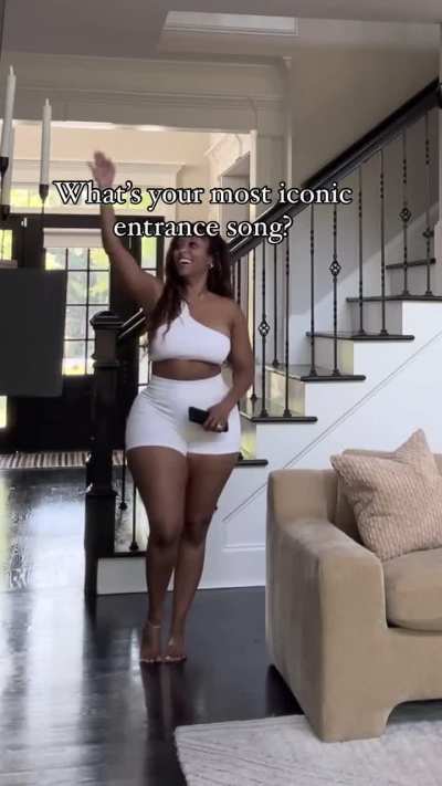 Love her shape 
