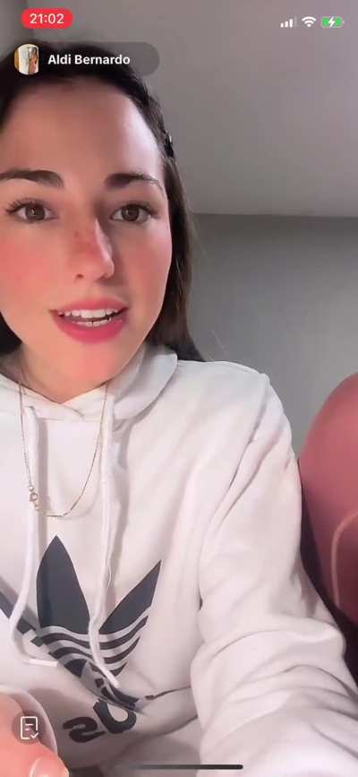 aldi bernardo close up.