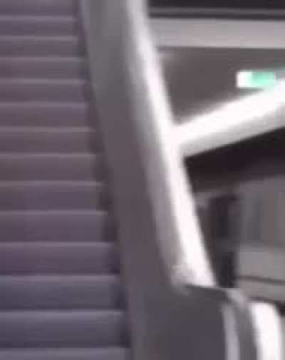 Bu video intehar edibde kurtulan kardeşimize gelsin ;)