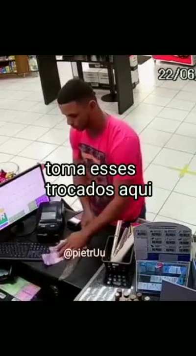 carioca fazendo boa ação 😍