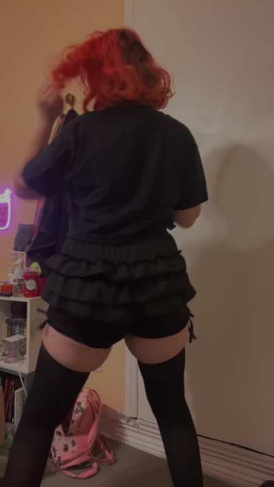 I love being a hot chubby girl that dances around