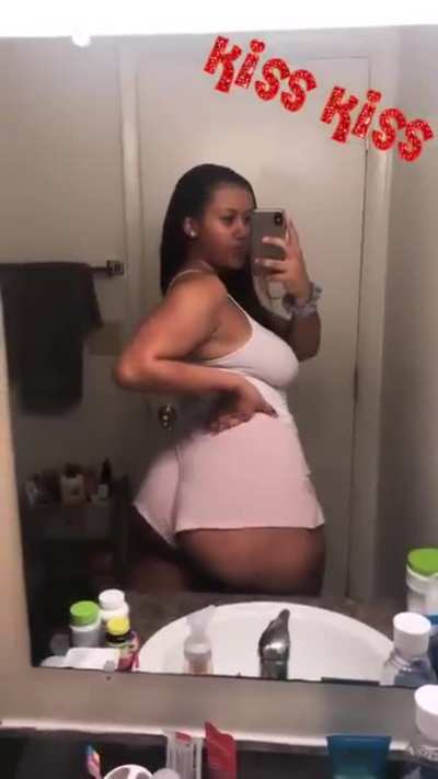 MY LOVELY LITTLE SISTER SHELBY SEXY, THICK ASS😝💦<wbr>😜👁️👁️<wbr>💙!!