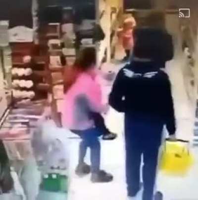 Mother of the year picks up wrong child at shop.