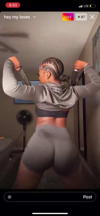 🥰😫