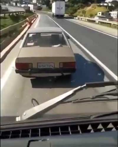 Usa a direita