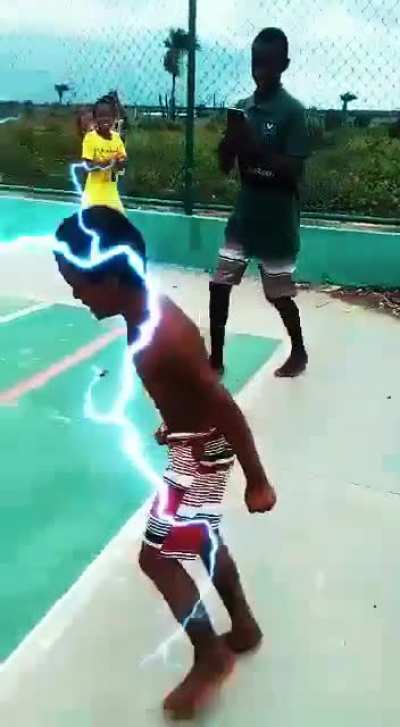 Goku criança?