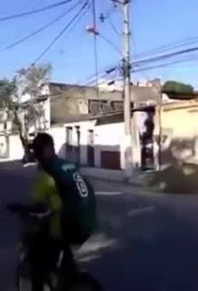 eu não sei intitular isso, por favor inventem um titulo, seria divertido