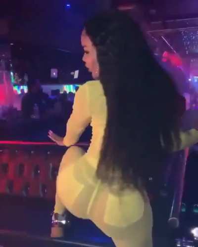 Shaking it one the club