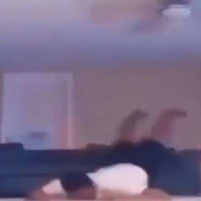 The entire enemy team coming to the one zone I’m the second my teammates leave: