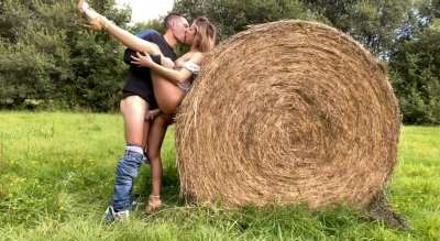Flexible girl gets fucked against a bale of hay [GIF]