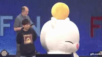 Can we stop to appreciate this brief yet wholesome moment?