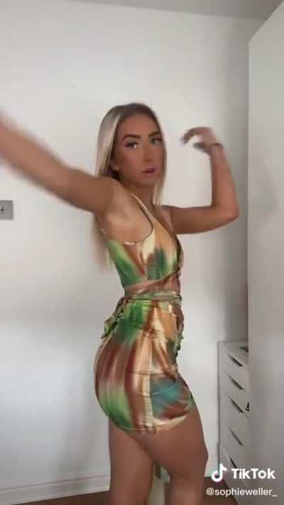 @sophieweller_