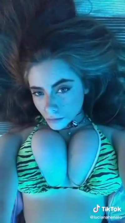 @lucianahenaro
