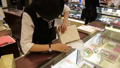 How Japanese department stores gift wrap things is amazing.