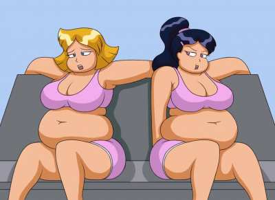 GIF Clover and Mandy | Totally Spies | LordS<wbr>tormC<wbr>aller