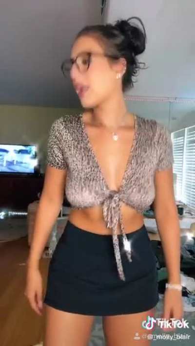 She knows how to make them jiggle