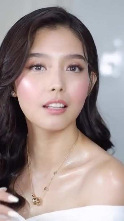 Analyn Barro