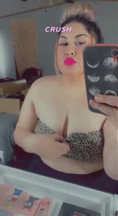 Hi daddy ... do you find me hot and sexy ??
