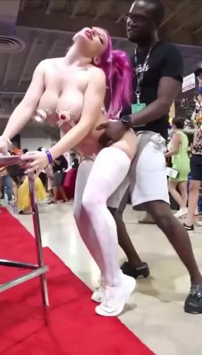 This Wild Interracial Couple Just Made the FUNNIEST Public Porn! Get ready to laugh and blush, because this amateur interracial duo is bringing the funny to public porn! These daring lovers decided to give onlookers an