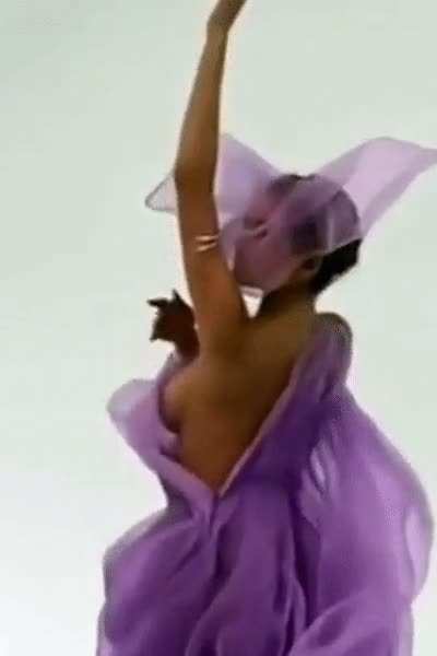 Sideboob