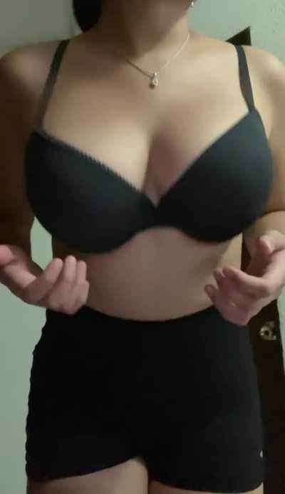 I hope you like how I strip for you 😚