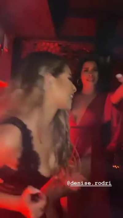 🤩