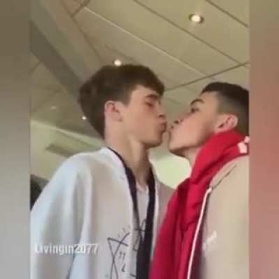 woah i m gay now