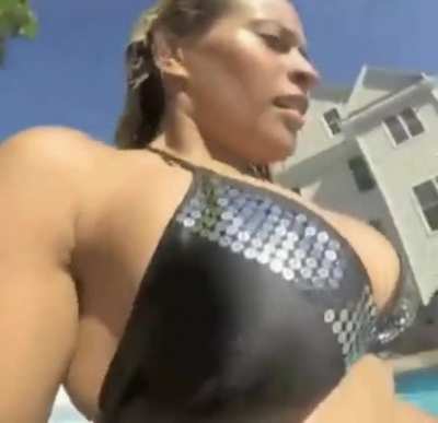Bikini babe
