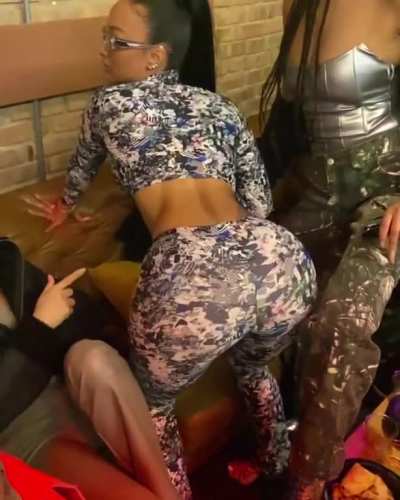 🥶🍑