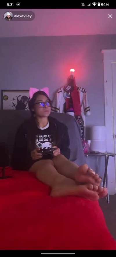@alexavlley hot gamer girl feet, pt. 1
