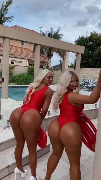 Two Aussie PAWGs
