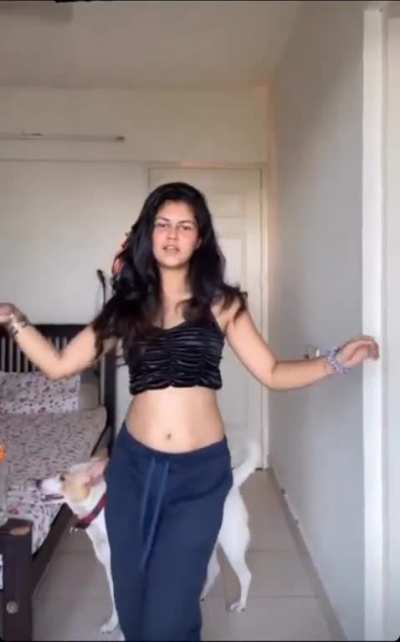 Roshni Singh 🤤