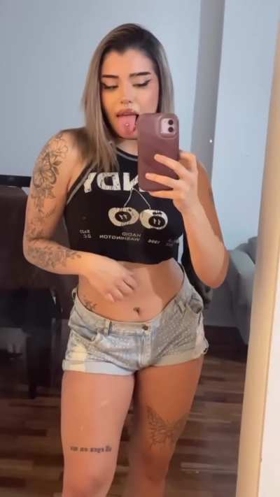 Sending nudes to every guy who say ‘YES’