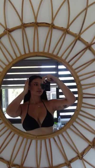 Klea Pineda