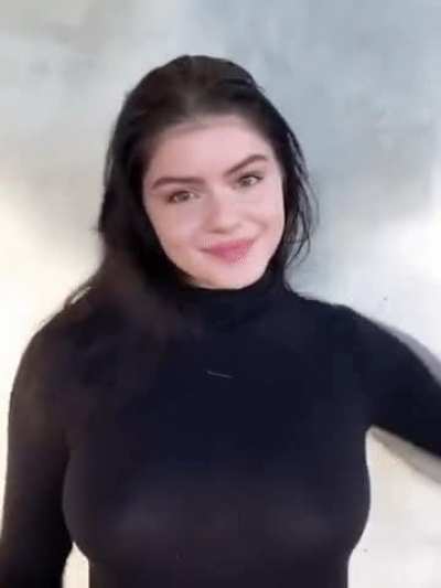 Ariel Winter 