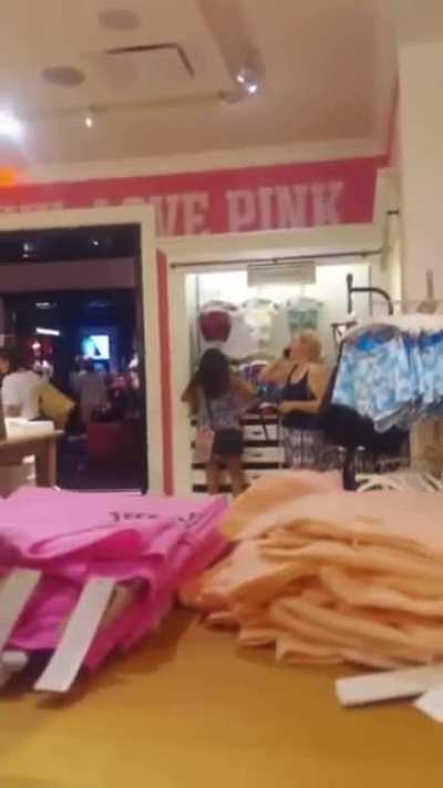FULL VIDEO: White Woman attacks Black customer in Victoria Secret. Has a mental breakdown after she realizes she’s being recorded. Police refuse to escort her out of the mall.