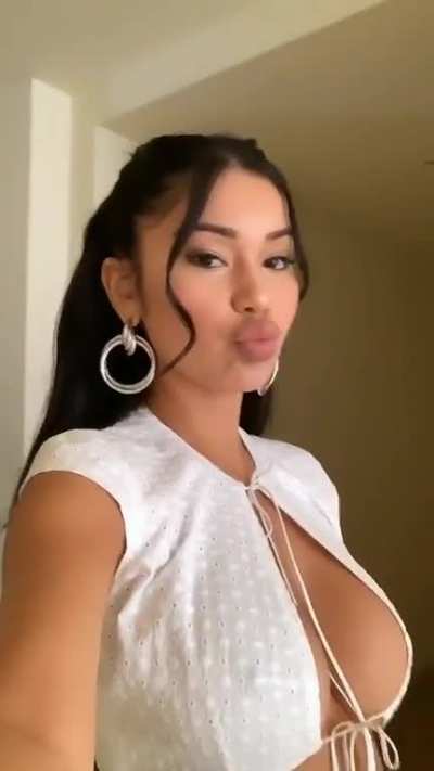Pucker Up 👅