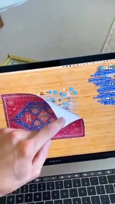 What a messy desktop