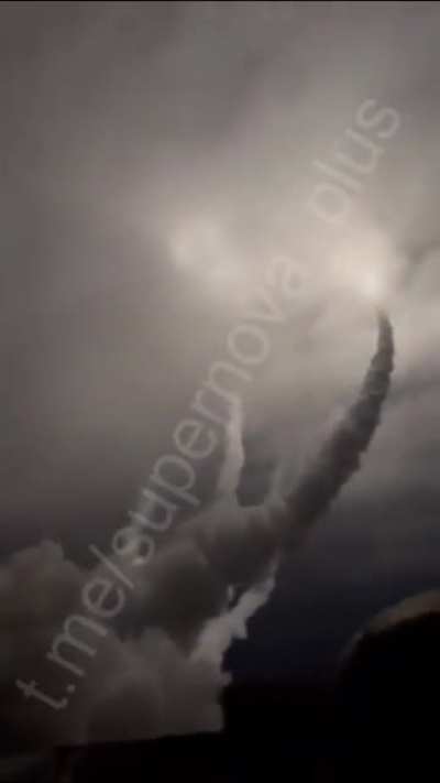 Ukrainian salvo of 6 ATACMS launched at russian targets