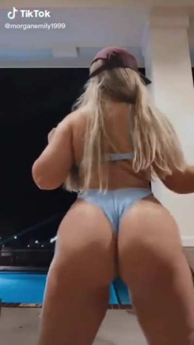 Thick af🔥🔥😈🔥🔥