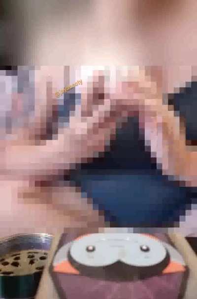 Which part is better, the blur or the censor?