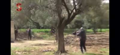 Insane close combat between rebels of Jaish al islam and IS militants in Tishreen,Syria. (2016)