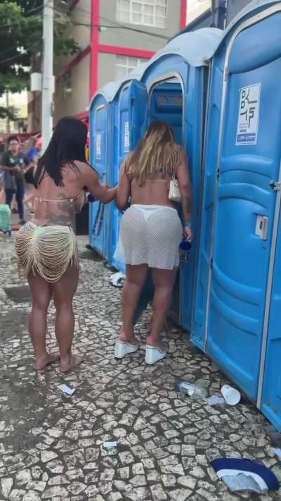 Você não imagina o que eu fiz com ela aqui.